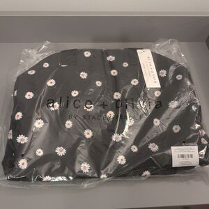 New Alice + Olivia Duffel Bag Daisy Print